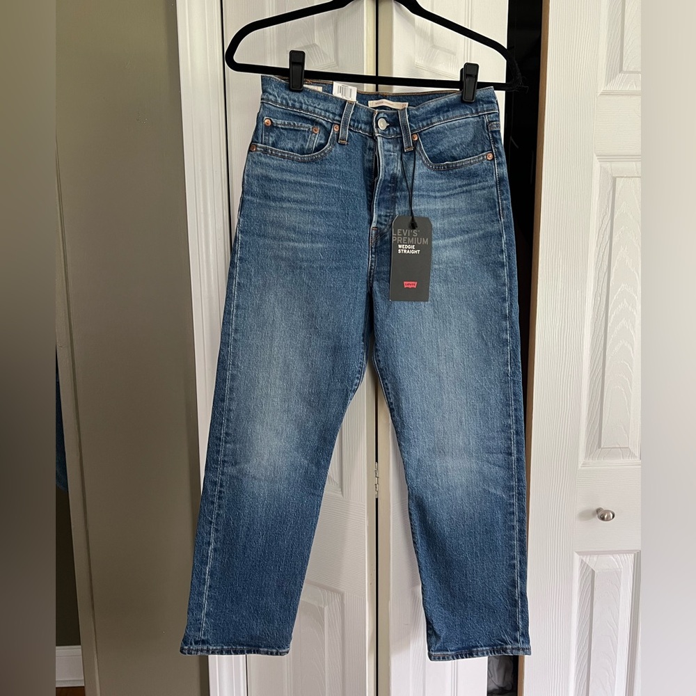 Levi wedgie straight jeans